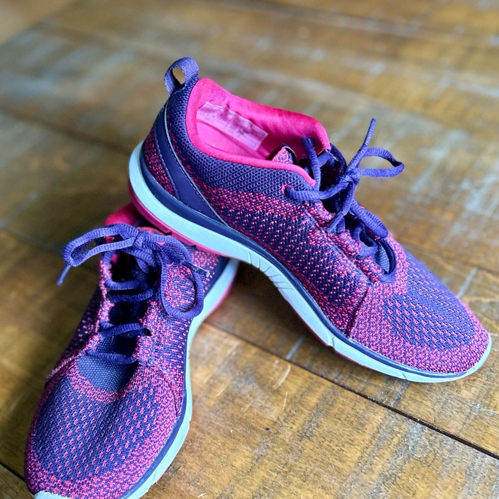 Vionic Purple and Pink Sneakers Lightweight Mesh Design